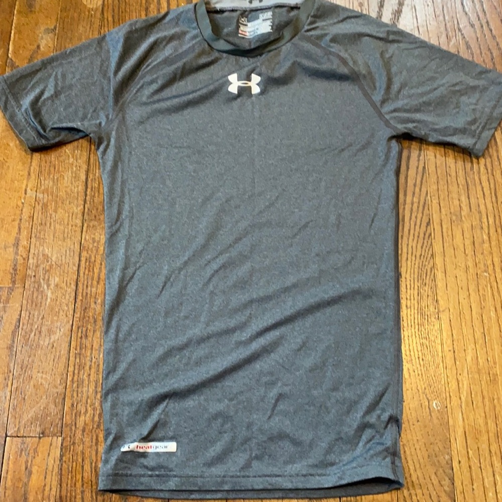 Men’s Under Armour top